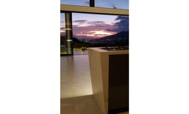 CASA CAMPESTRE EN MEDIO DE RESERVA NATURAL