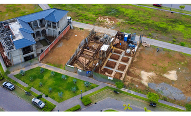 SE VENDE CASA AIRES NORTE, BATAN, SAMBORONDON (MONIJ)