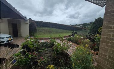 RENTO CASA MODERNA DE LUJO YERBABONITA BOSQUE NATIVO SOPO