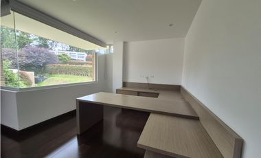 RENTO CASA MODERNA DE LUJO YERBABONITA BOSQUE NATIVO SOPO