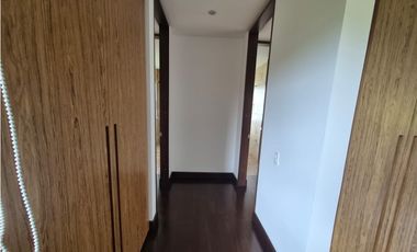 RENTO CASA MODERNA DE LUJO YERBABONITA BOSQUE NATIVO SOPO