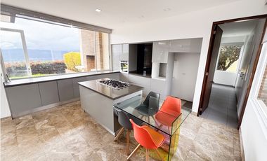 RENTO CASA MODERNA DE LUJO YERBABONITA BOSQUE NATIVO SOPO