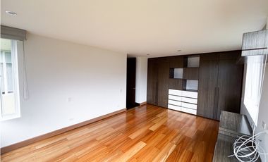 RENTO CASA MODERNA DE LUJO YERBABONITA BOSQUE NATIVO SOPO