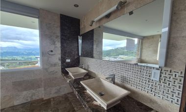 RENTO CASA MODERNA DE LUJO YERBABONITA BOSQUE NATIVO SOPO