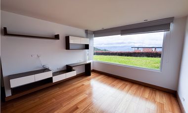 RENTO CASA MODERNA DE LUJO YERBABONITA BOSQUE NATIVO SOPO