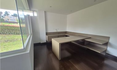 RENTO CASA MODERNA DE LUJO YERBABONITA BOSQUE NATIVO SOPO