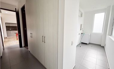 RENTO CASA MODERNA DE LUJO YERBABONITA BOSQUE NATIVO SOPO