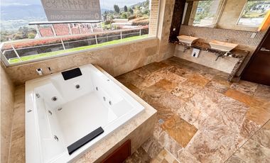 RENTO CASA MODERNA DE LUJO YERBABONITA BOSQUE NATIVO SOPO