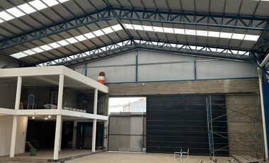 NAVE INDUSTRIAL EN VENTA! BATLLE ORDOÑEZ - RUTA 18