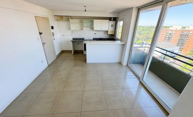 Departamento con cochera en alquiler en Beccar