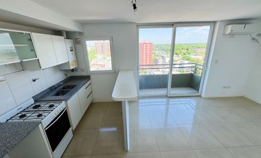 Departamento con cochera en alquiler en Beccar