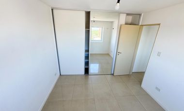 Departamento con cochera en alquiler en Beccar