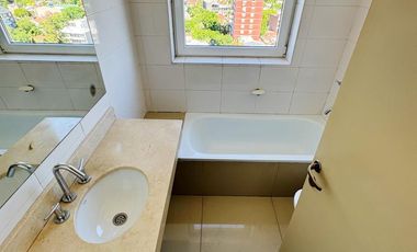 Departamento con cochera en alquiler en Beccar