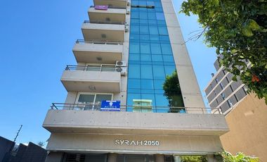 Departamento con cochera en alquiler en Beccar