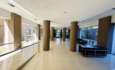 Departamento con cochera en alquiler en Beccar