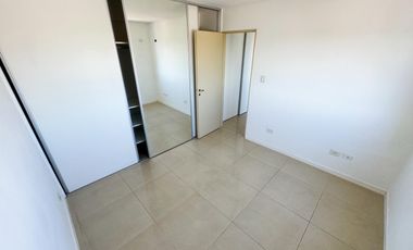 Departamento con cochera en alquiler en Beccar