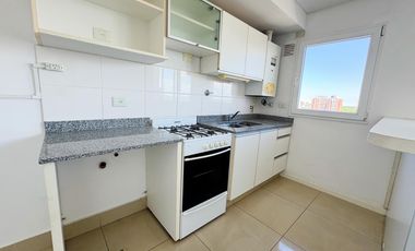 Departamento con cochera en alquiler en Beccar