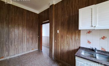 Departamento con dos dormitorios, ideal consultorios, oficinas.-