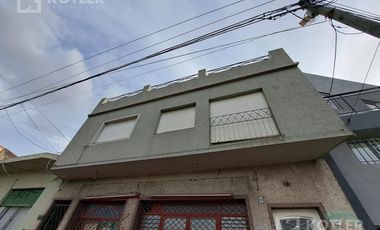 Departamento con dos dormitorios, ideal consultorios, oficinas.-