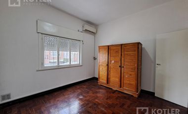 Departamento con dos dormitorios, ideal consultorios, oficinas.-