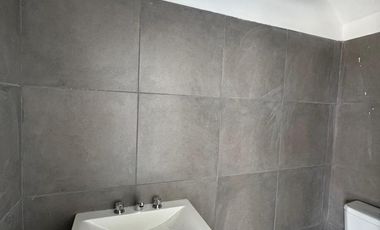 Local 255 m2 sobre Ruta 9 - Colectora 5400 - Funes | Venta