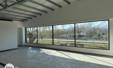 Local 255 m2 sobre Ruta 9 - Colectora 5400 - Funes | Venta