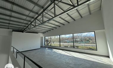 Local 255 m2 sobre Ruta 9 - Colectora 5400 - Funes | Venta