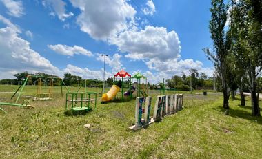 Terreno en venta en barrio Los Naranjos, Ibarlucea.