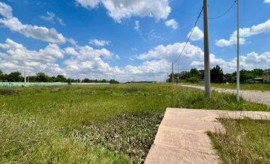 Terreno en venta en barrio Los Naranjos, Ibarlucea.