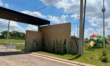 Terreno en venta en barrio Los Naranjos, Ibarlucea.