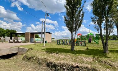 Terreno en venta en barrio Los Naranjos, Ibarlucea.