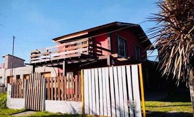 3 CASAS CON VISTA AL ARROYO Y A 200 METROS  DEL MAR