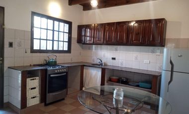 Casa en  CHALET 4 AMBIENTES SOBRE CALLE RAMIREZ AL 1700