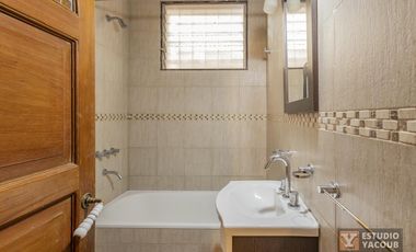 PH en venta - 3 Dormitorios 1 Baño - 99Mts2 - La Plata