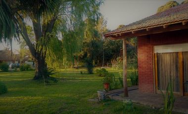 Casa en venta - 3 Dormitorios 1 Baño - Cochera - 1700Mts2 - Miramar