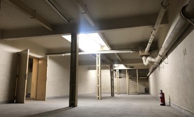 VENTA - edificio con deposito 1890 m2 - Monserrat