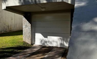 Casa en venta - 4 Dormitorios 3 Baños - Villa Gesell