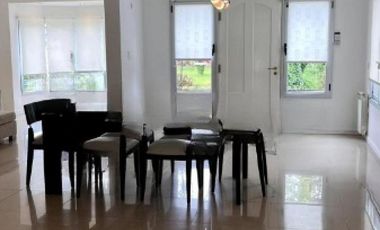 Casa en venta - 4 Dormitorios 3 Baños - Villa Gesell