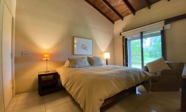 Casa en venta - 4 Dormitorios 3 Baños - Mar Azul