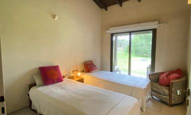 Casa en venta - 4 Dormitorios 3 Baños - Mar Azul