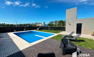 Venta Casa 3 dormitorios con jardín y piscina Ibarlucea Rosario Santa Fe