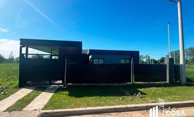 Venta Casa 3 dormitorios con jardín y piscina Ibarlucea Rosario Santa Fe