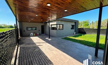 Venta Casa 3 dormitorios con jardín y piscina Ibarlucea Rosario Santa Fe
