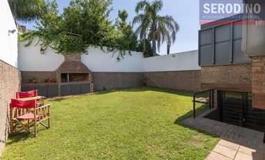 Casa 5 ambientes con patio