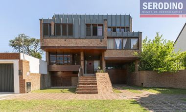 Casa 5 ambientes con patio