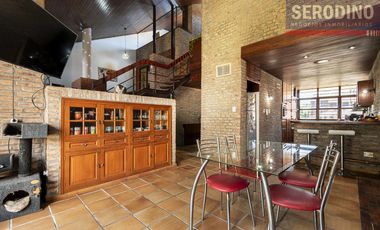 Casa 5 ambientes con patio