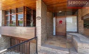 Casa 5 ambientes con patio