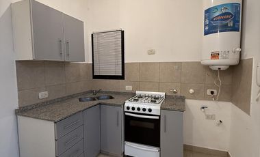 Departamento 3 ambientes con cochera cubierta - Lanús Oeste  - Apto Credito