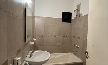 Departamento 3 ambientes con cochera cubierta - Lanús Oeste  - Apto Credito