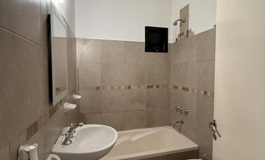 Departamento 3 ambientes con cochera cubierta - Lanús Oeste  - Apto Credito